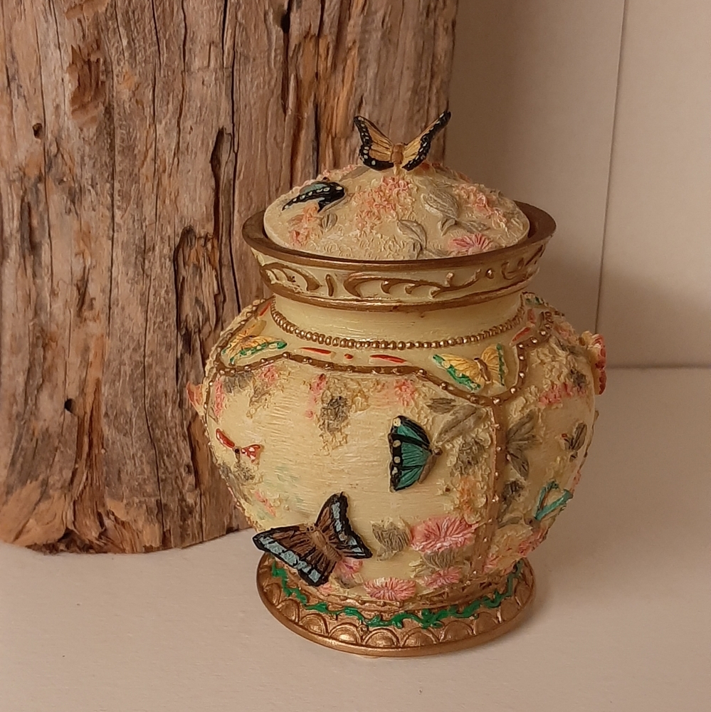 Vintage Butterfly & Flowers Trinket
